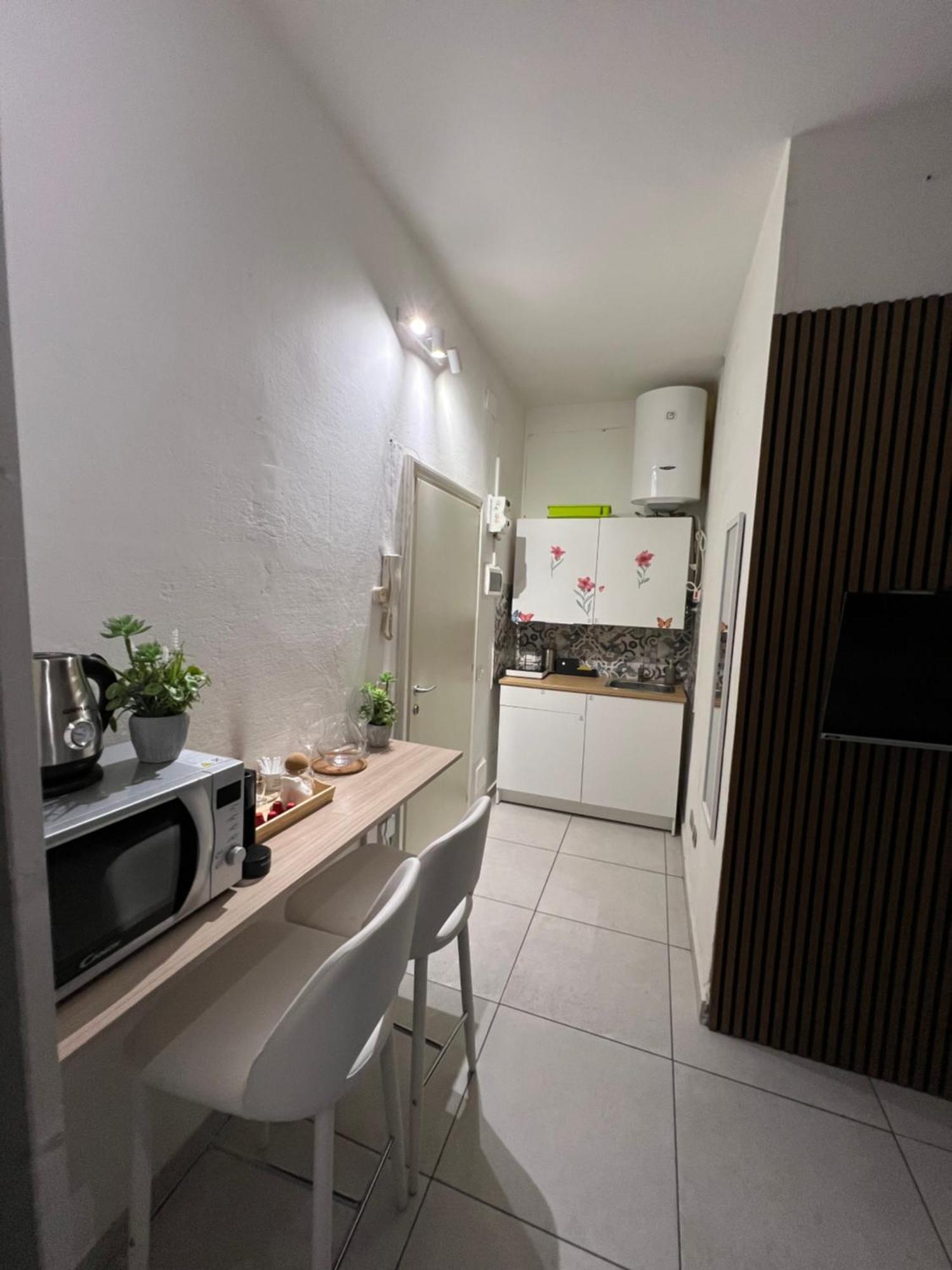 Tiny & Cosy Studio Flat In Como Eksteriør billede